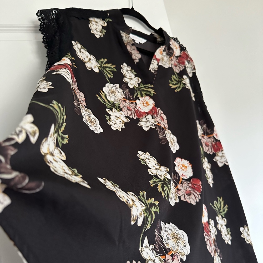 Amaryllis Sleeveless Black Floral Tunic Blouse with Lace Sleeves